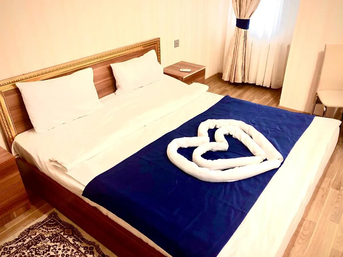 Happy Inn Baku 4*,